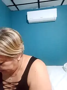 Freechat Madrastrahot69 on StripChat