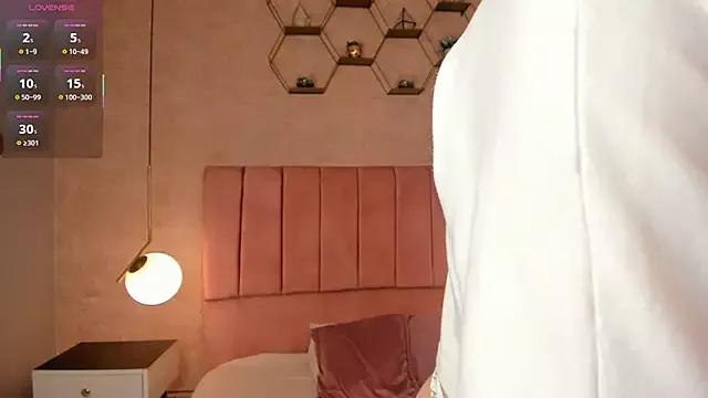 Naked Room magic_fernanda 