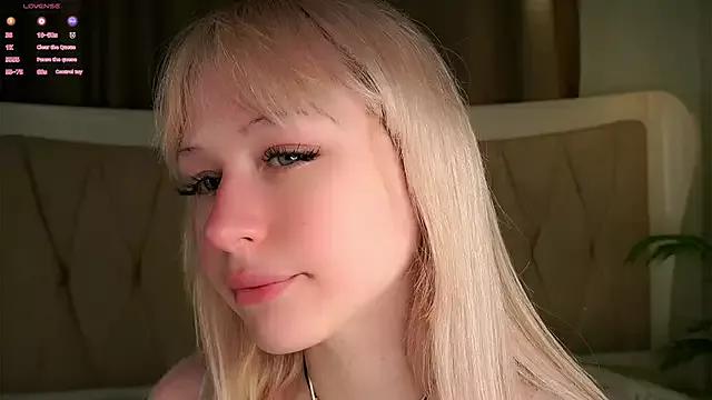 Naked Room MarciDarugar 