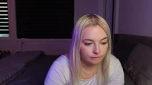 margot_robbie7 from StripChat is Freechat