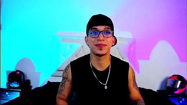 Mattew_Dluca_ from StripChat is Freechat