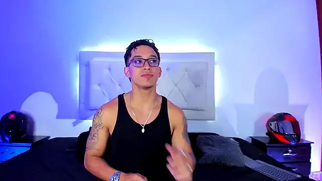 Mattew_Dluca_ from StripChat