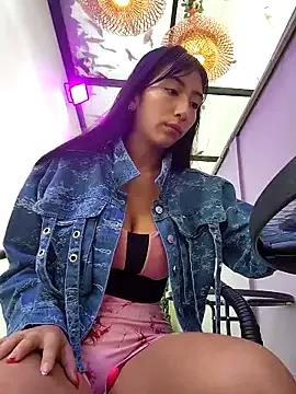 Mavi_roouse_ from StripChat