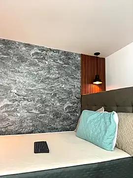 Naked Room MaxCooper1 