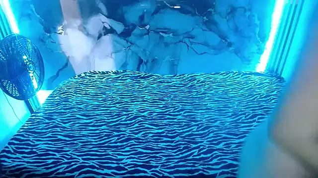 Freechat melannee_jop on StripChat