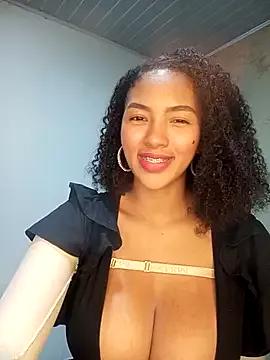 Naked Room Mia_sweet80 