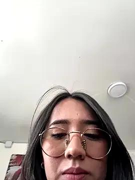 Naked Room Michelle_Zoe 