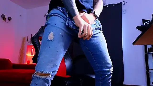 Freechat MightyAaron66 on StripChat