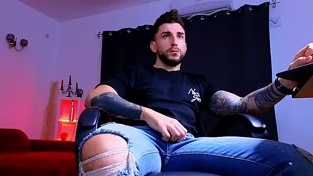 Freechat MightyAaron66 on StripChat