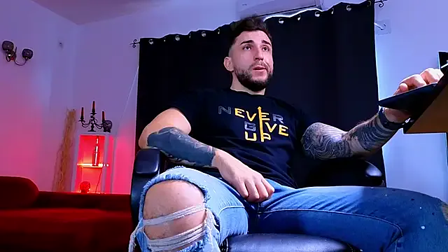 Freechat MightyAaron66 on StripChat