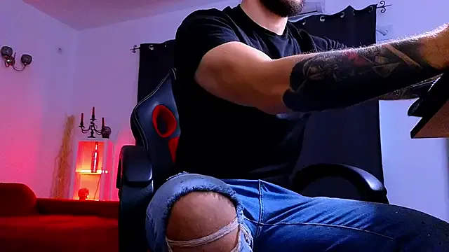 Freechat MightyAaron66 on StripChat