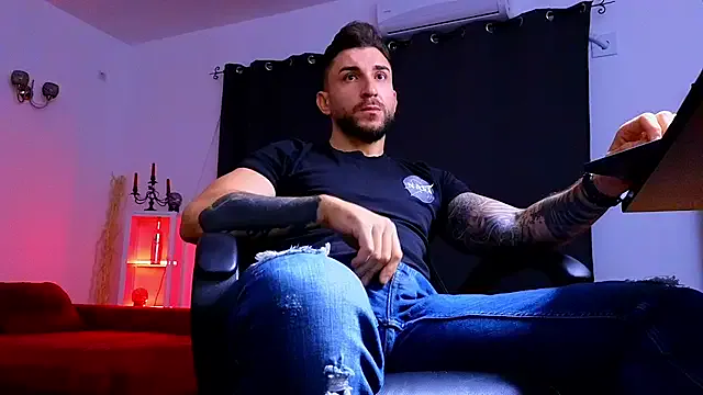 Freechat MightyAaron66 on StripChat