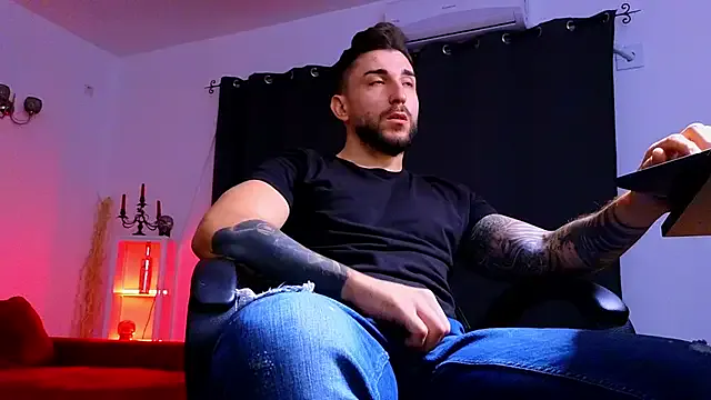 Freechat MightyAaron66 on StripChat