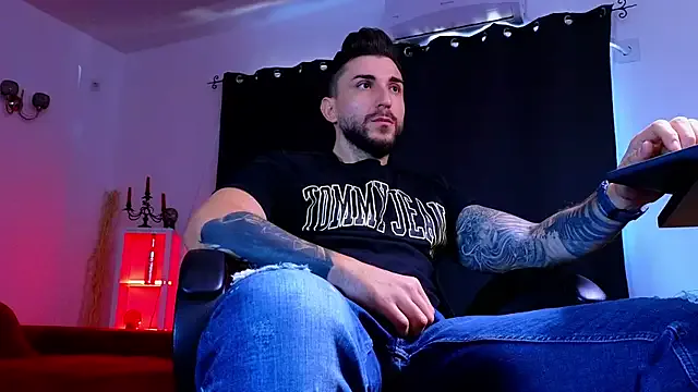 Freechat MightyAaron66 on StripChat