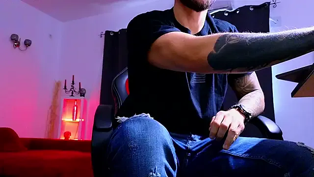 Freechat MightyAaron66 on StripChat