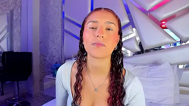 Miia002 on StripChat