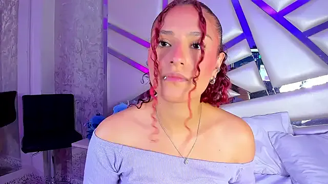 Miia002 on StripChat