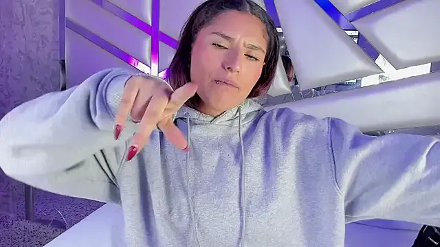 Miia002 on StripChat