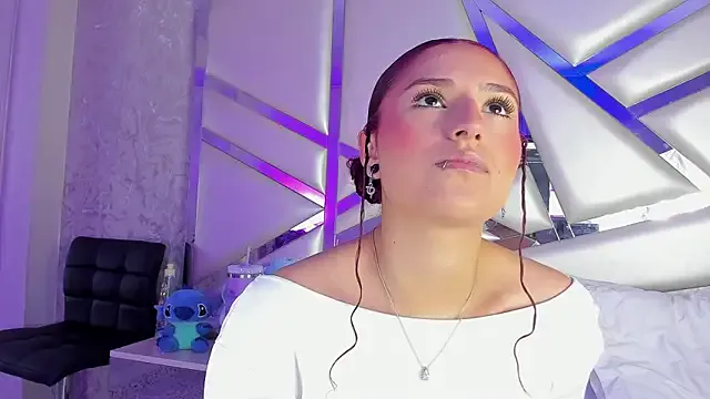 Miia002 on StripChat