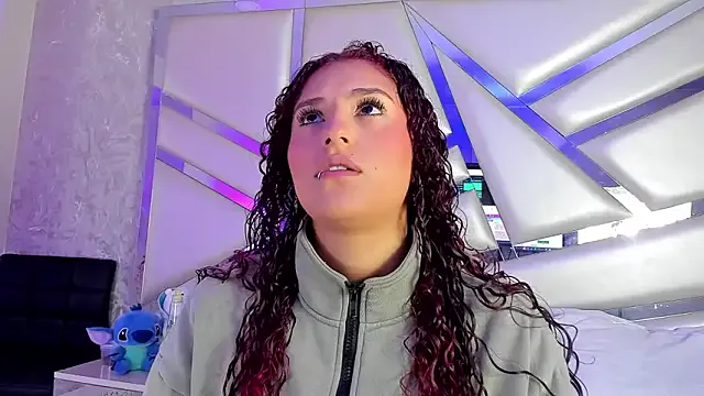 Miia002 on StripChat