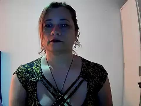 Naked Room milagros_latina75 