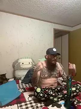 Mini_And_The_Bear from StripChat