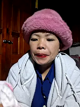 miomio-12 on StripChat 