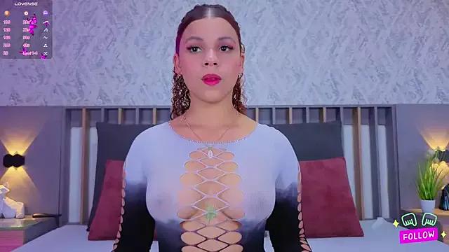 Miranda_Blair from StripChat is Freechat