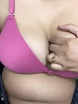 Miss-Ayraa from StripChat is Private