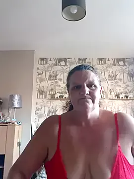 Freechat MissQueenBeex on StripChat