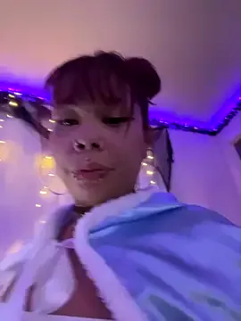 Freechat moan4mona on StripChat