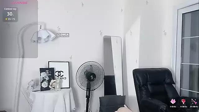 momo-5952 from StripChat