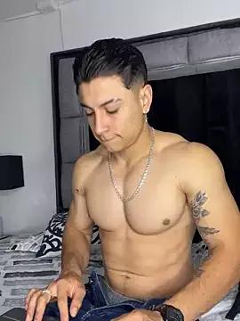 MR_MUSCLE from StripChat is Freechat