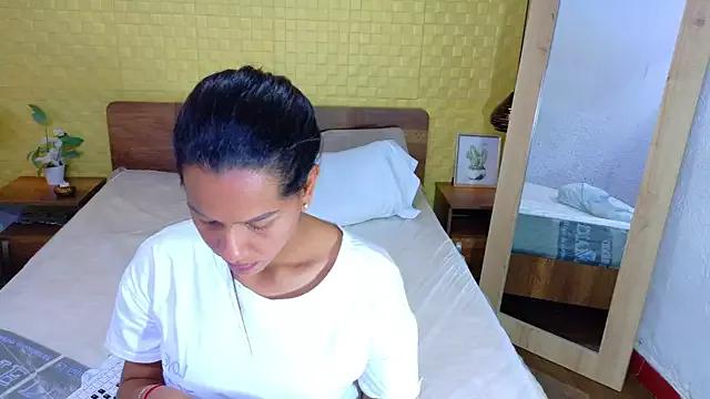 Naked Room Mrs_booty 