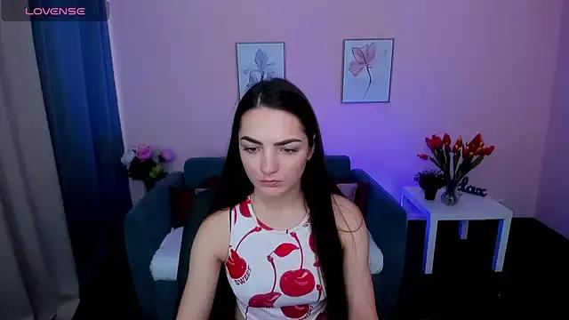 MyEllaLuvs from StripChat