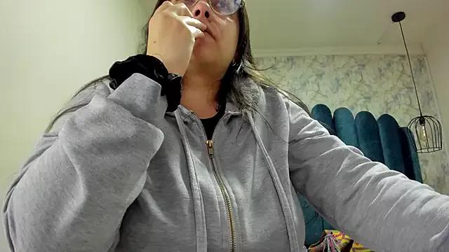 nalalye_cruzz_ from StripChat