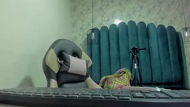 nalalye_cruzz_ from StripChat