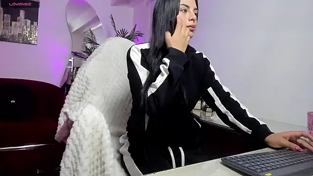 Freechat NebetColin on StripChat