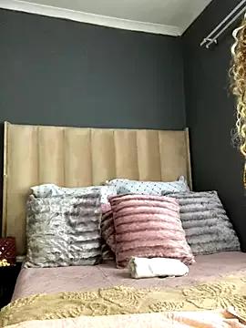 Nicole_Liam_ from StripChat is Freechat