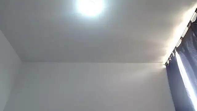 Naked Room nicolle_milf1978 