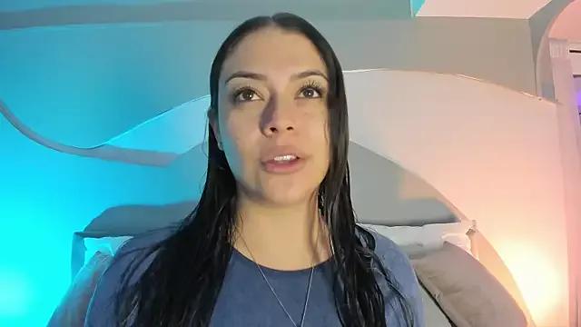 Nicolle_W from StripChat