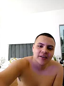 NoahLux from StripChat
