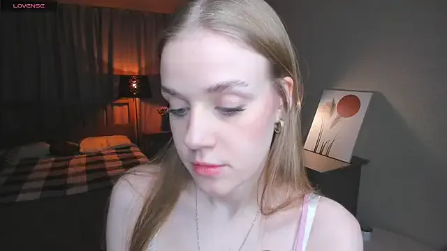 StripChat OdellaFrake is Freechat OdellaFrake — make my ass red with spanks