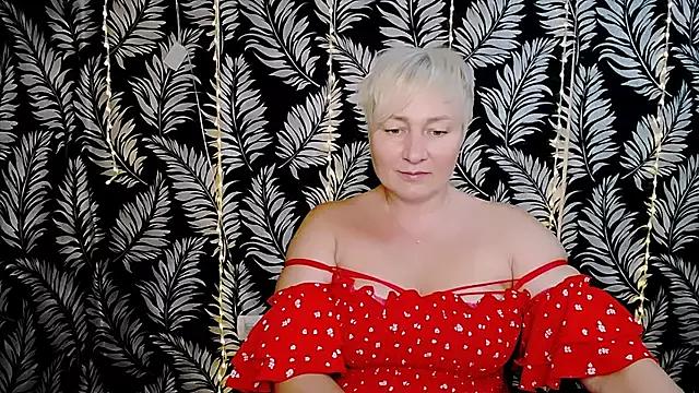 Naked Room Olivia_playful 