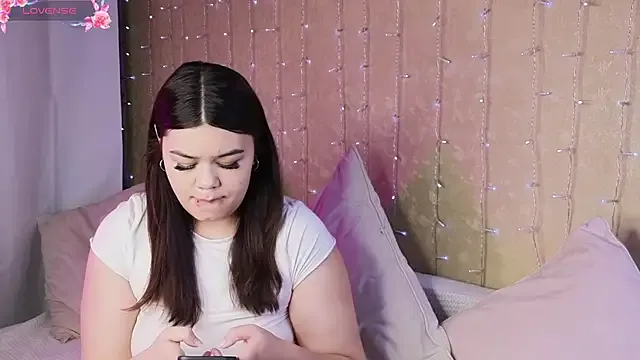 Olivka_bb on StripChat