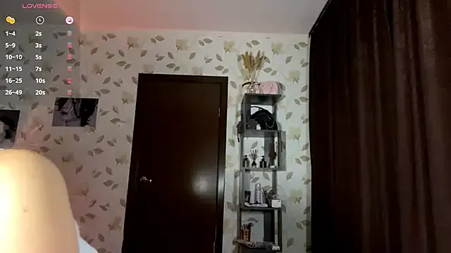 StripChat OrethaEredia is Freechat OrethaEredia — lower my pants and belly dance