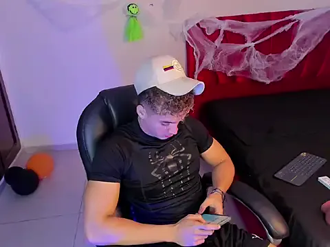 Freechat paull_george on StripChat