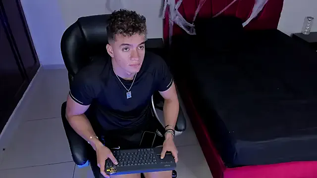 Freechat paull_george on StripChat