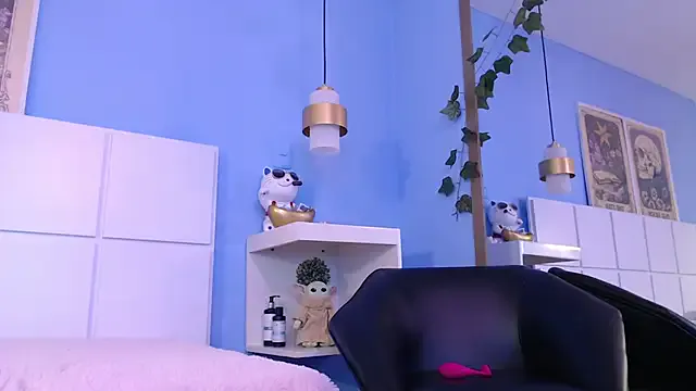 Freechat PenelopeBond on StripChat