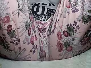 Naked Room prettyangelsquirt 